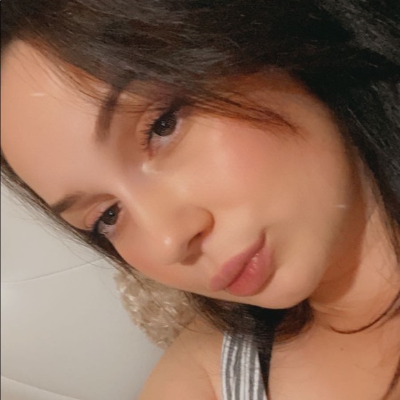 Meet your Posher, Carolane - Picture 1 of 1